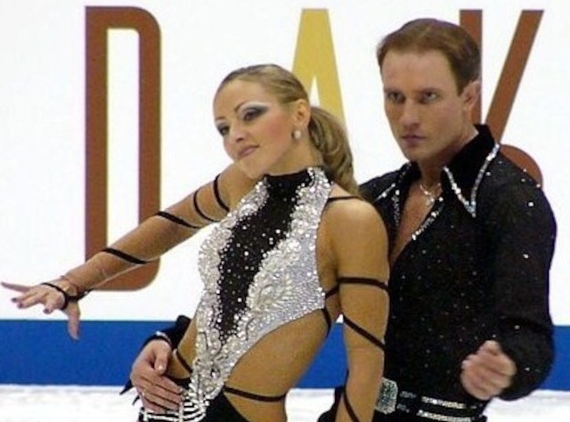 Навка и Костомаров в 2004 году