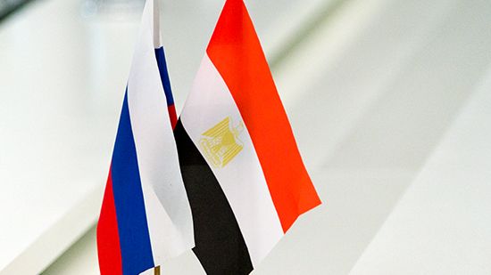 Флаги России и Египта
