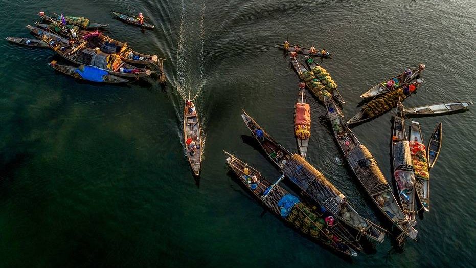 Вьетнамские продуктовые лодки