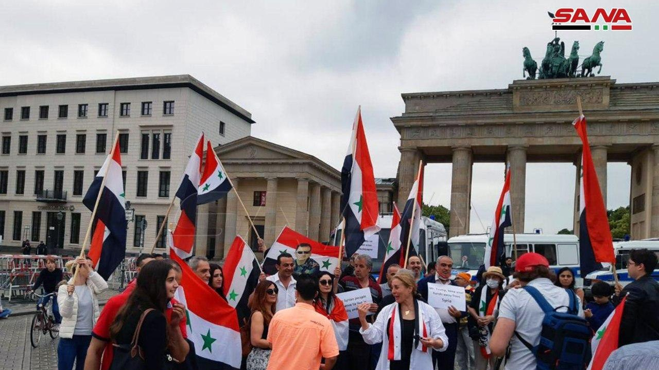 Митинг у посольства США в Берлине. Фото: сирийское государственное агентство SANA