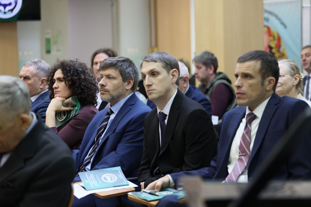 Участники XX международного конгресса «Здоровье — основа человеческого потенциала: проблемы и пути их решения». 2025