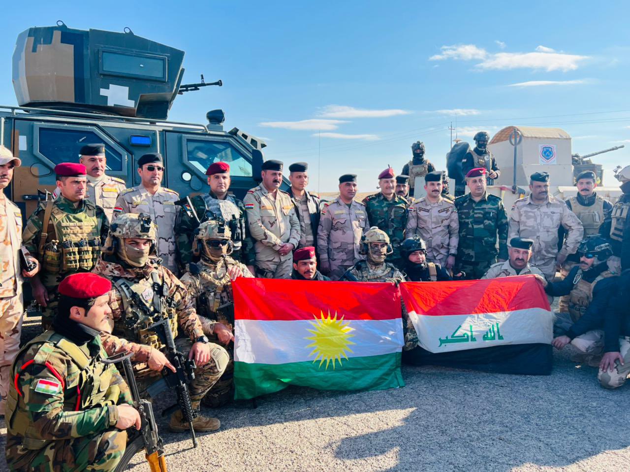 Иракские силовики и бойцы отрядов Пешмерга