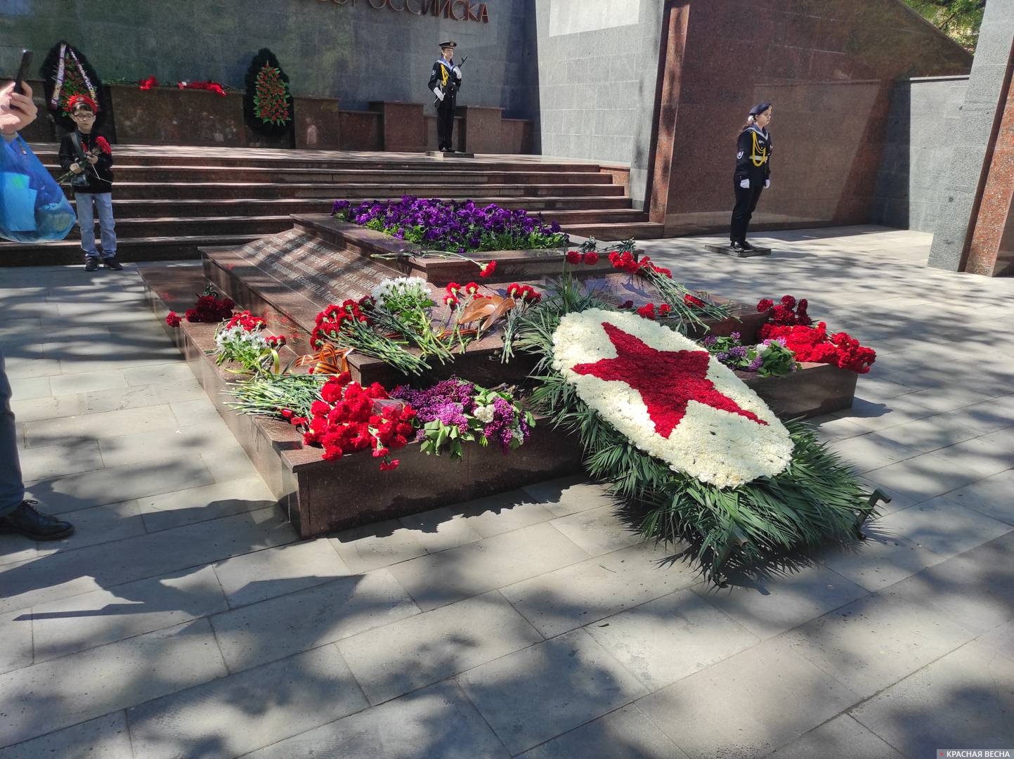 Братская могила на Площади героев, Новороссийск