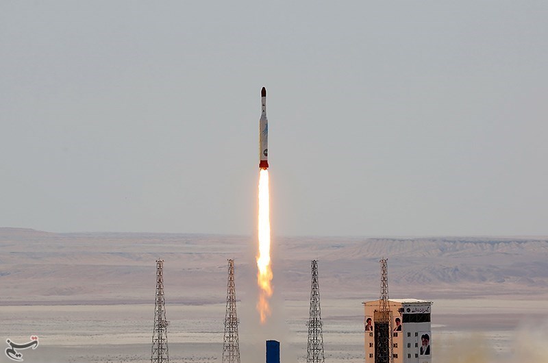 Старт ракеты-носителя Simorgh со стартовой площадки имени Имама Хомейни. Космодром Семнан, 27 июля 2017 года