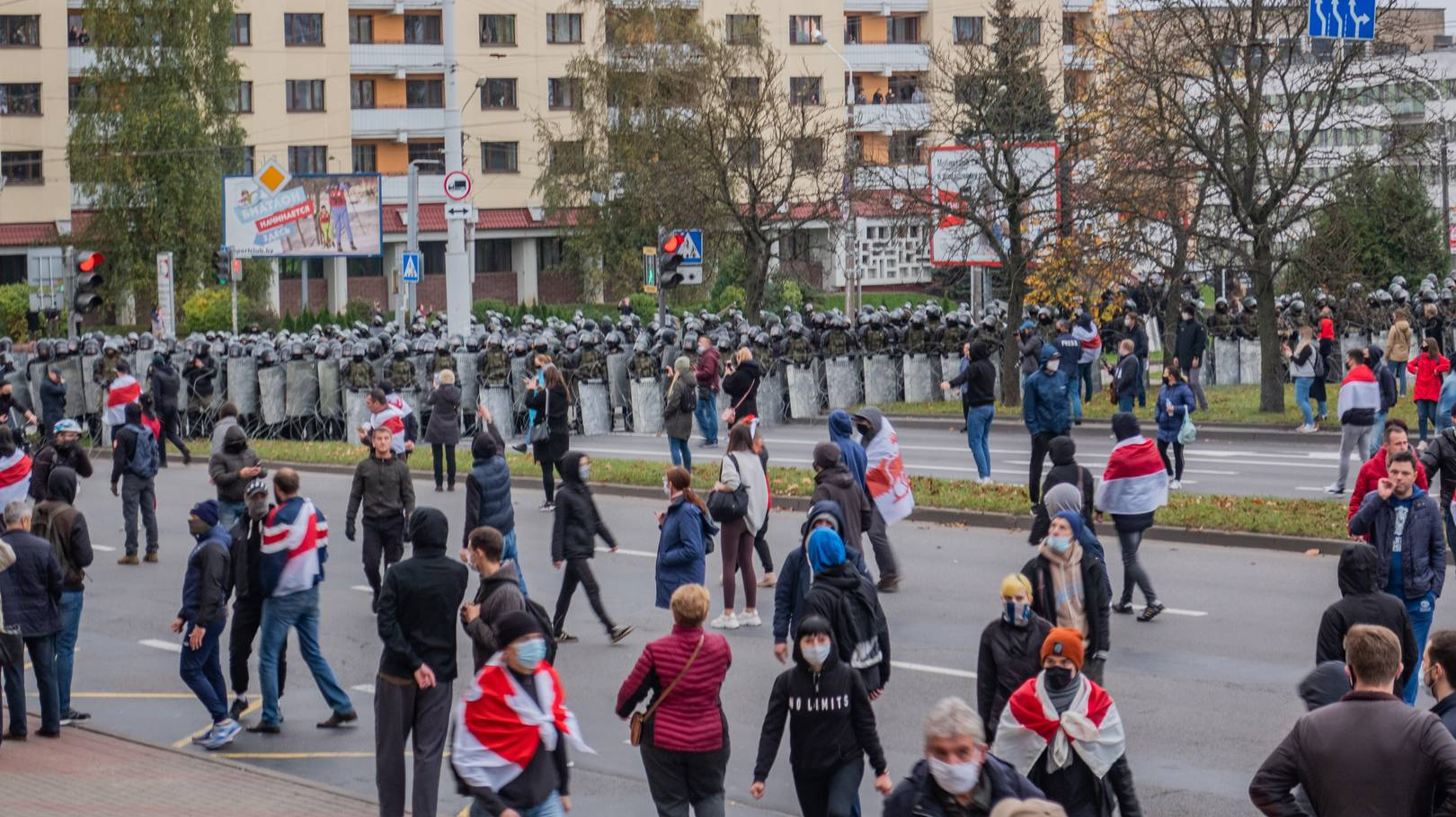 Протестующие в Минске 25 октября