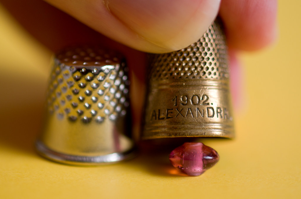 Игра в наперстки