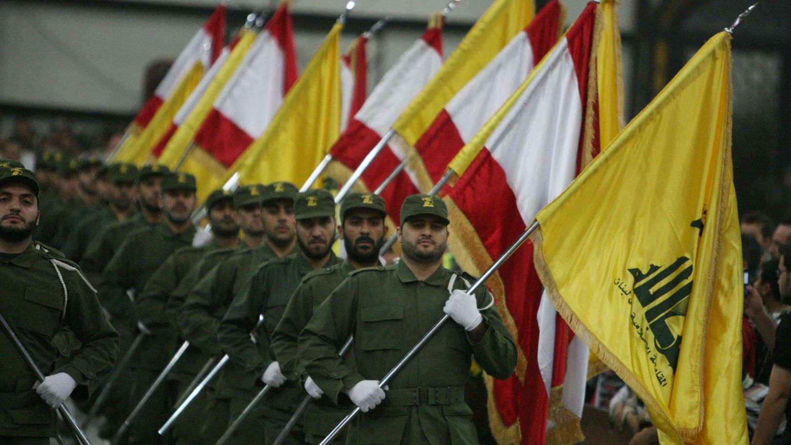 Бойцы «Хезболлы» на параде.