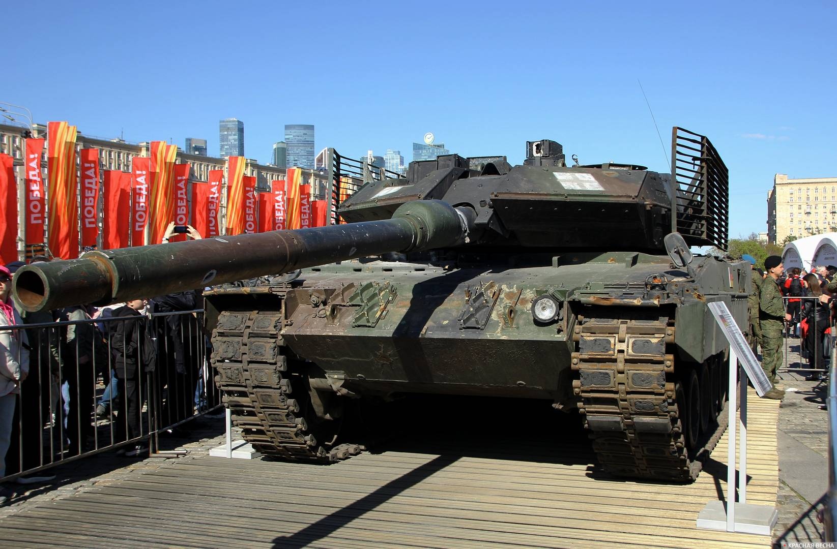 Танк LEOPARD 2A6