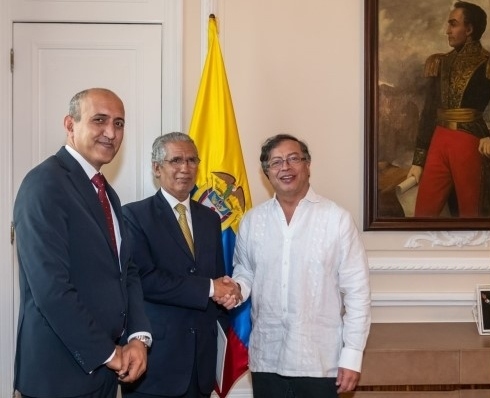 Генсек ПОЛИСАРИО Брахим Гали (в центре) и президент Колумбии Густаво Петро