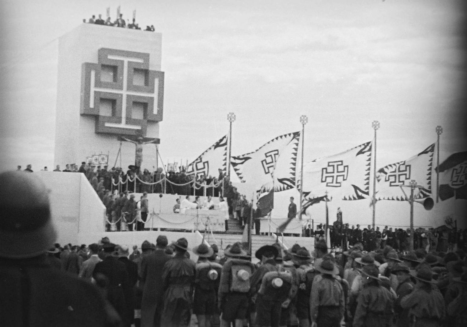 Митинг австрофашистской организации «Отечественный фронт». 1936