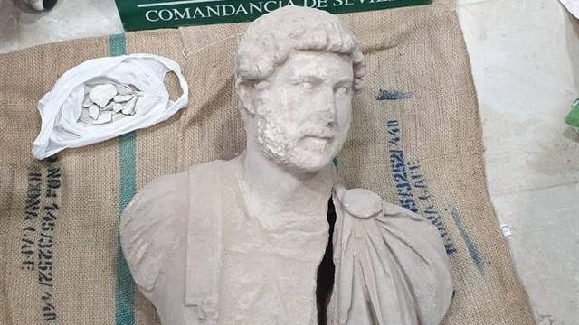 Бюст римского императора Адриана