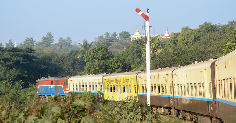 Поезд. Мьянма