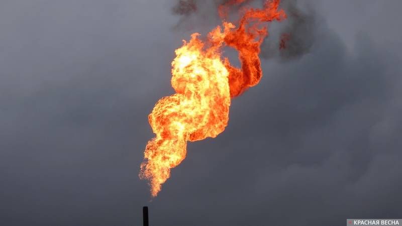 Пламя нефтяного факела