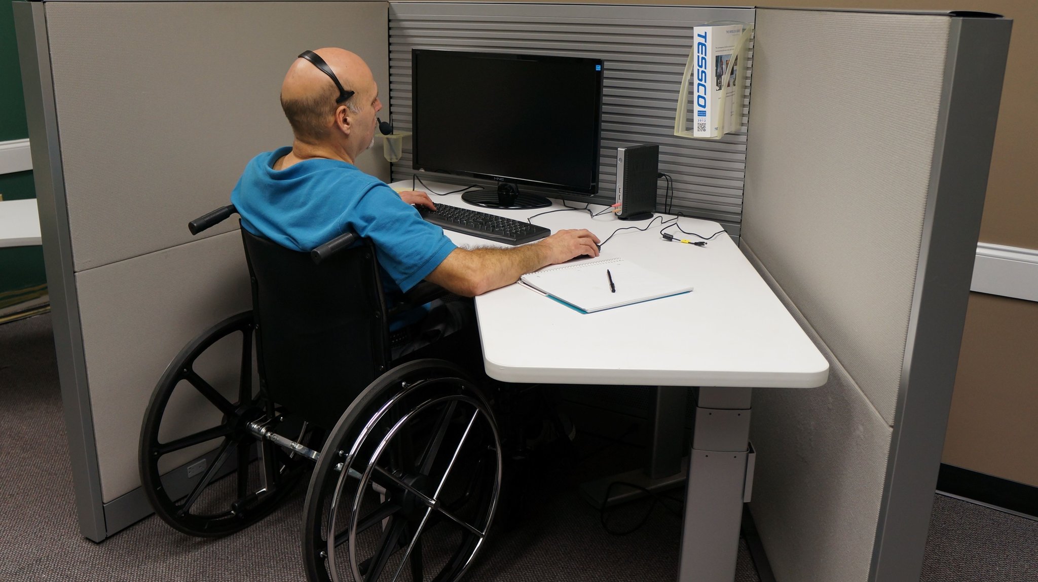Инвалид за компьютером