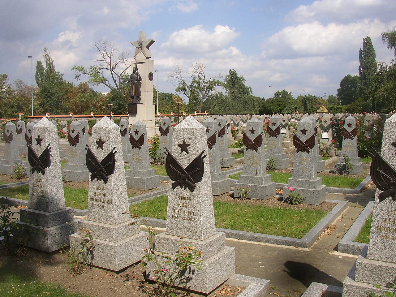 Захоронения воинов Красной Армии. Ольшанское кладбище Прага.