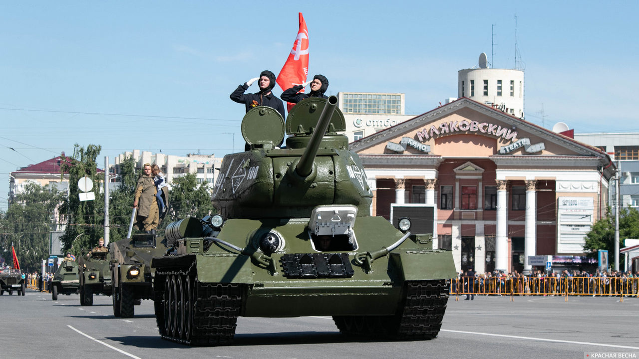 Танк Т-34 со Знаменем Победы