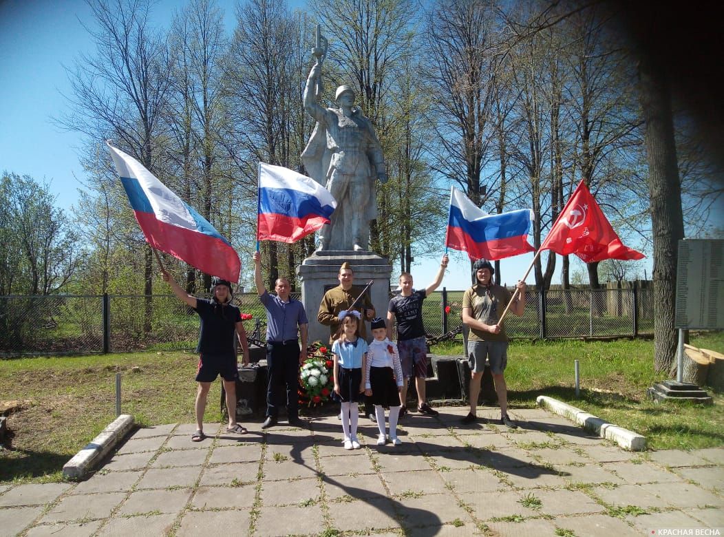 Село Рожки. Памятник Неизвестному солдату