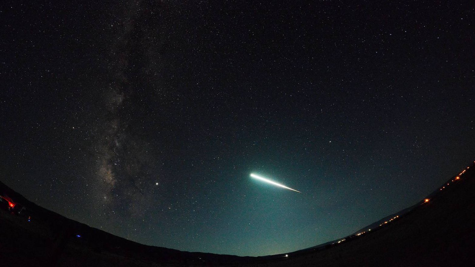 Метеор над северо-востоком Калифорнии