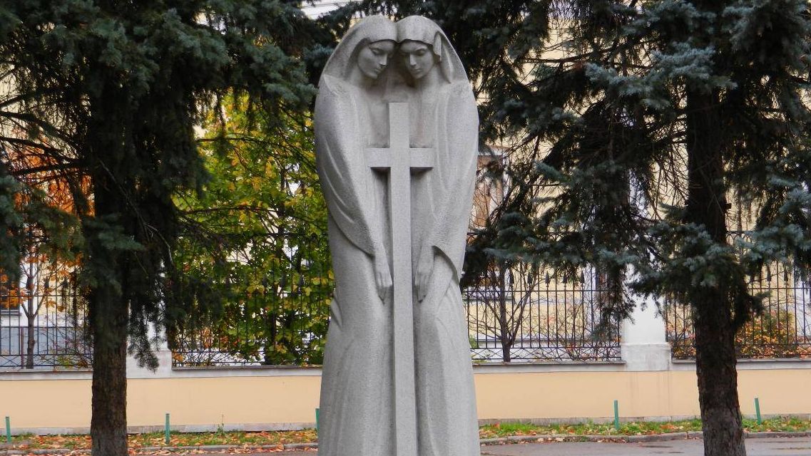 Памятник «Единый крест». Скульптор Фридрих Согоян