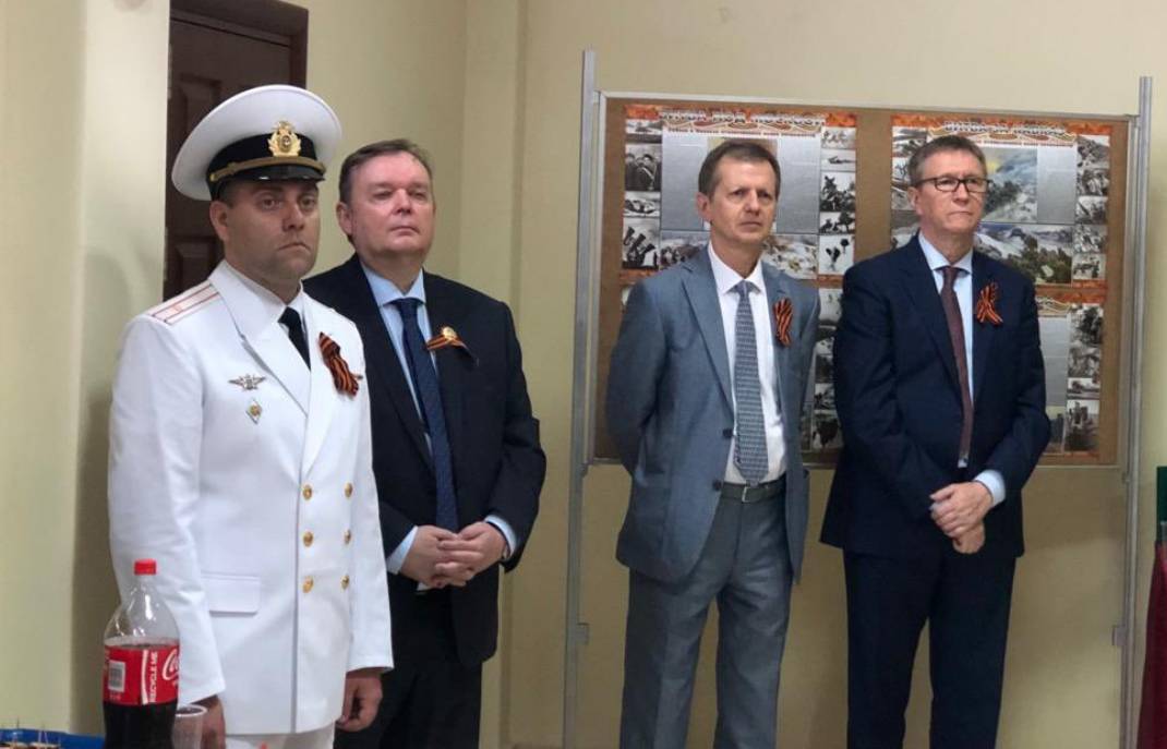 Посол РФ в Уганде В.Семиволос и гости в посольстве России в Уганде