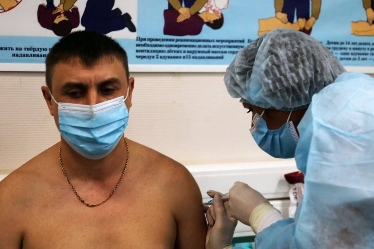 Вакцинация военнослужащих Восточного военного округа от коронавирусной инфекции