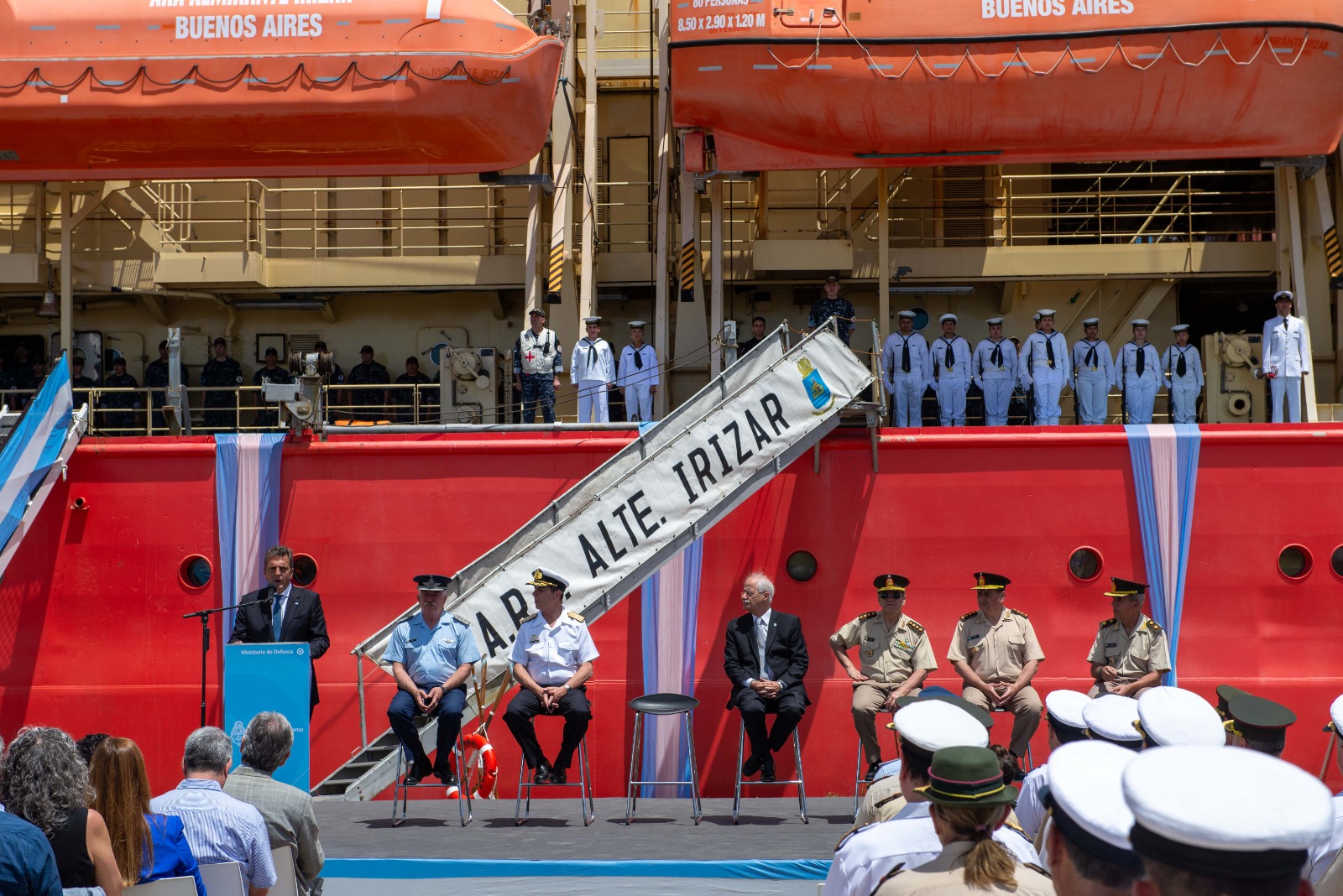 Торжественная церемония начала антарктической кампании Аргетины на ледоколе «Адмирал Иризар»