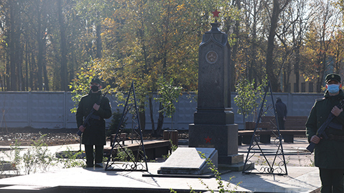 Братская могила советских летчиков, погибших в марте 1940 года в Зимней войне