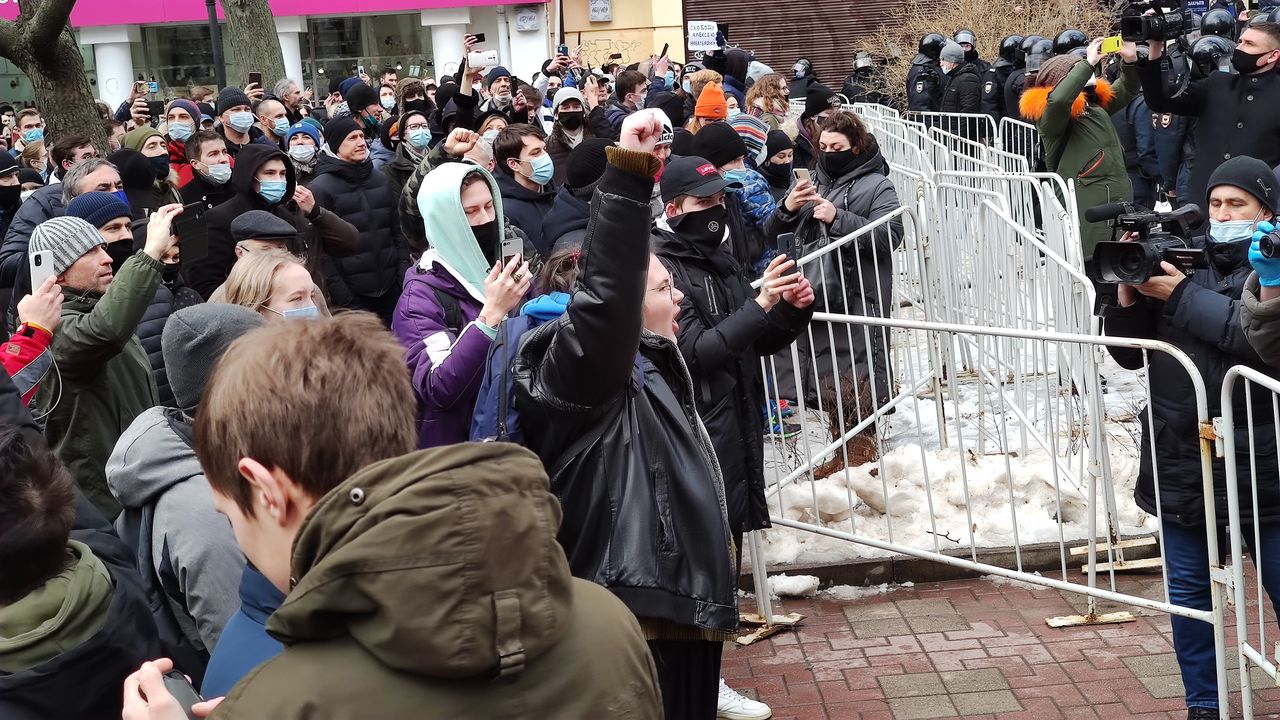 Несанкционированный митинг в поддержку Навального в Ростове-на-Дону