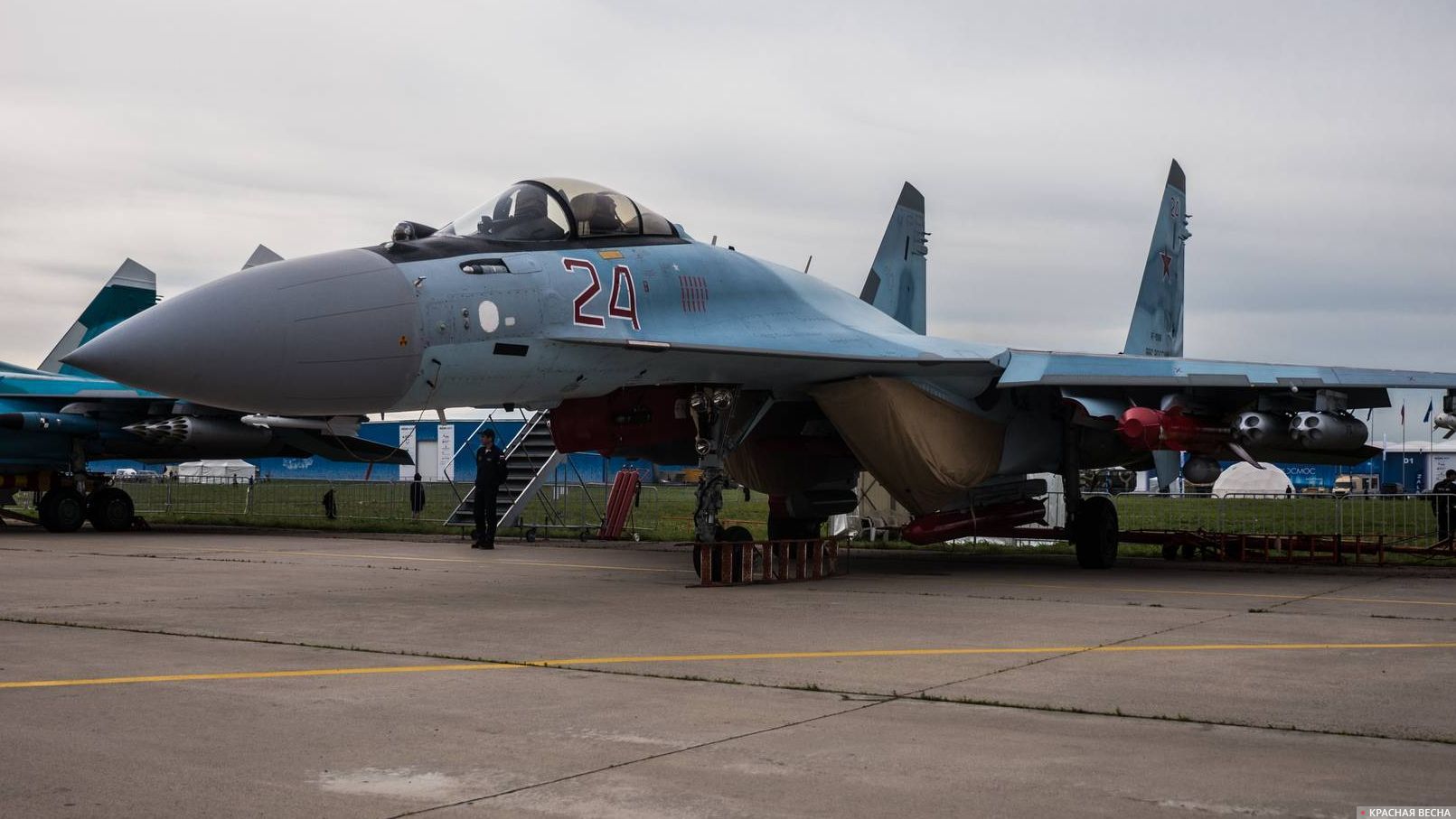 Сверхманевренный истребитель Су-35. МАКС Раменское. 22.07.2017