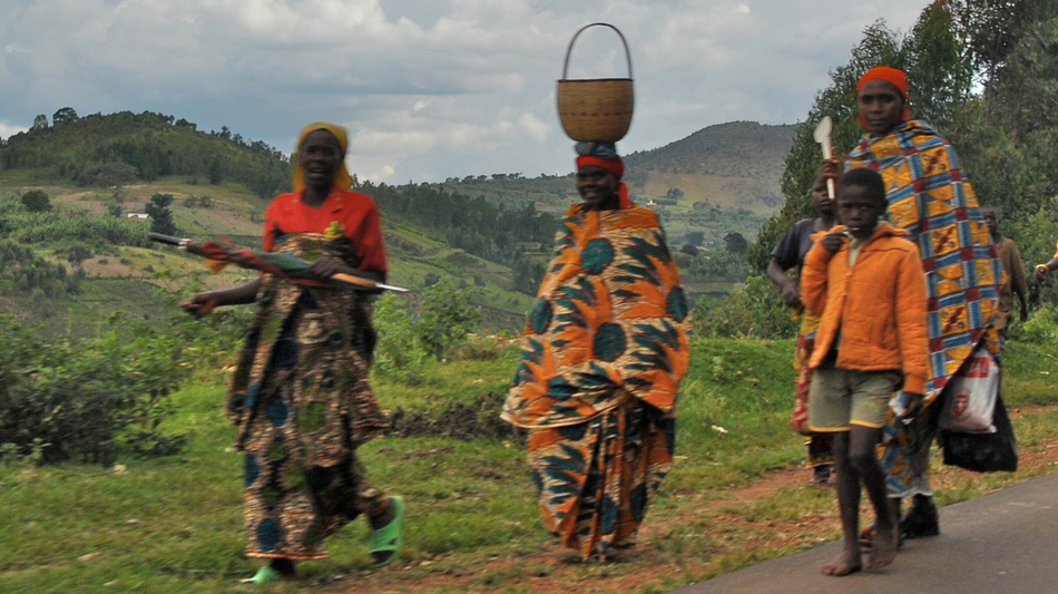 Бурунди, дорога между Гитегой и Бужумбурой