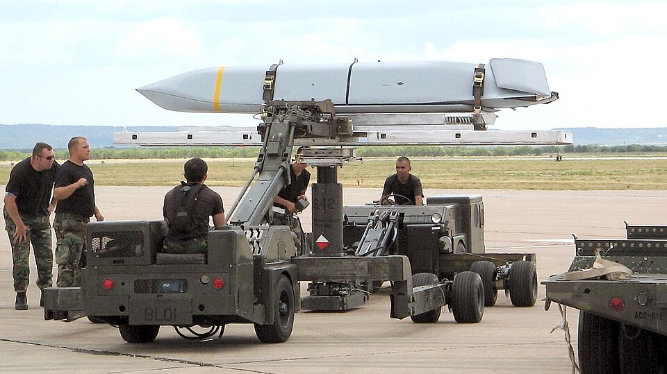 Крылатая ракета AGM-158 JASSM. США