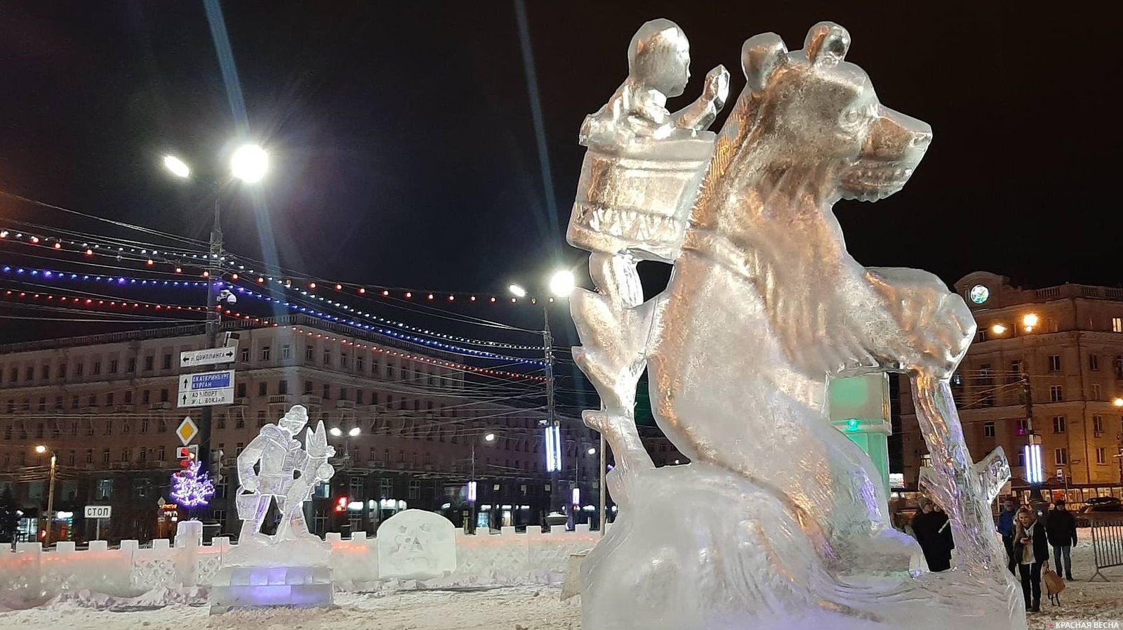 Ледовые скульптуры - персонажи русских сказок