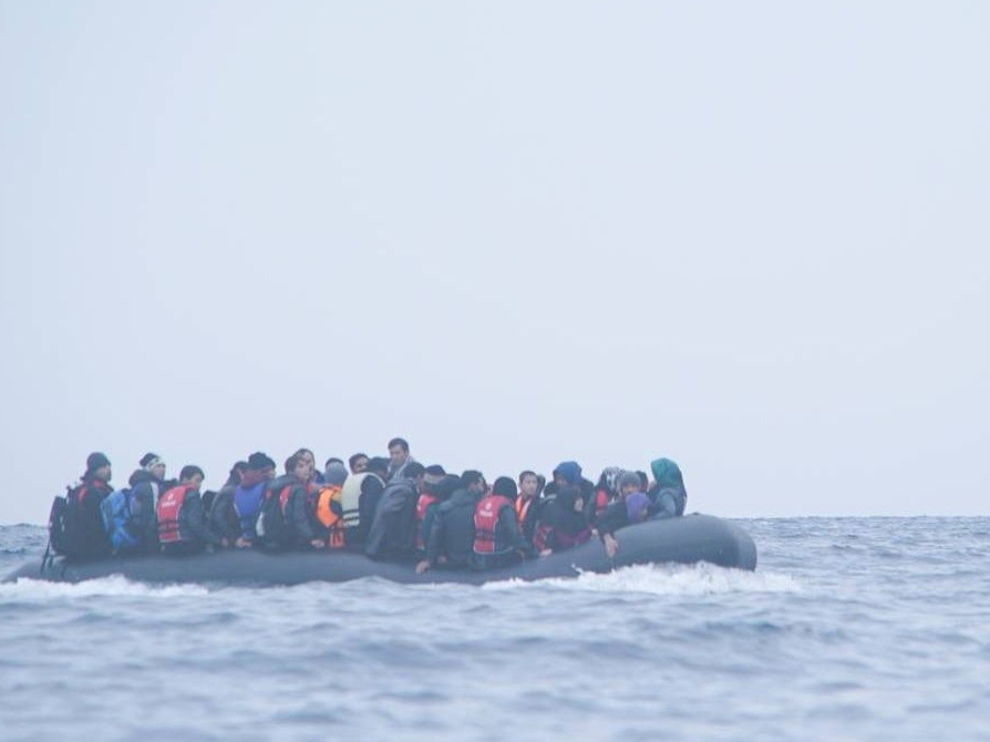Мигранты в море