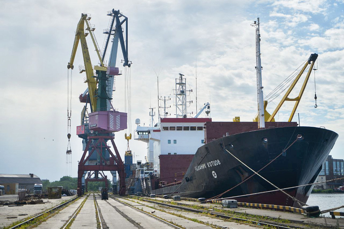 Судно ледового класса Arc4 «Механик Котцов» в Калининградском морском торговом порту