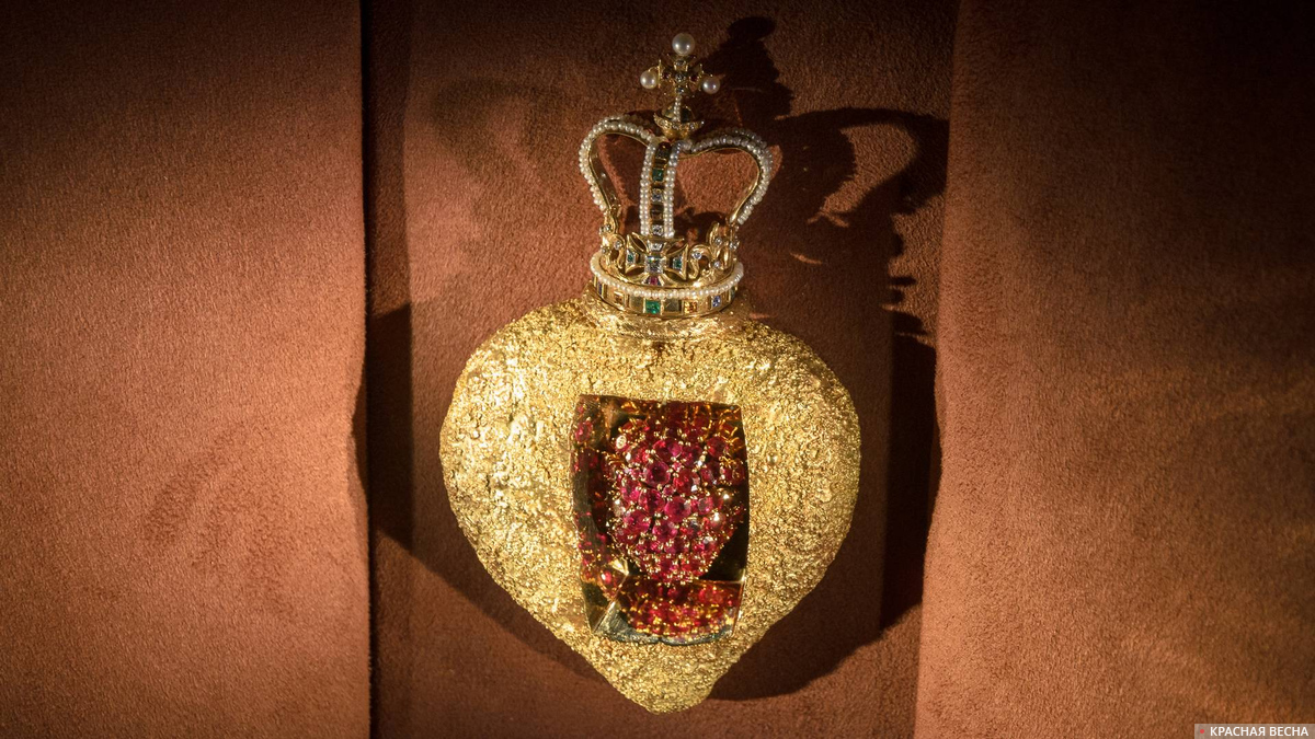 «Королевское сердце», выполненное по эскизам Сальвадора Дали, музей Дали, Фигерас, Испания.