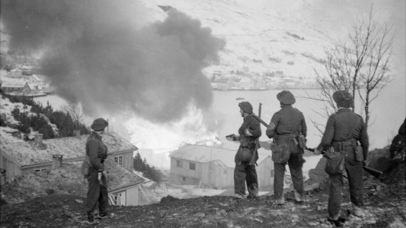 Диверсия английских парашютистов-диверсантов. 1941 г