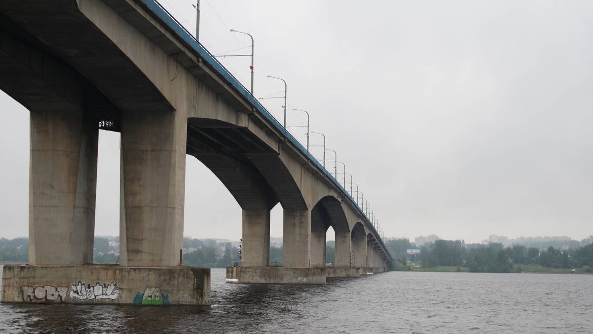 Мост через Волгу в Костроме