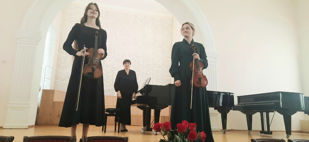 Дуэт Элегия и концертмейстер Лариса Соколова. Тамбов. 5 апреля 2025