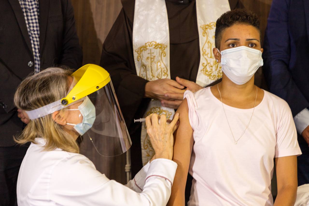 Вакцинация против коронавируса в Бразилии