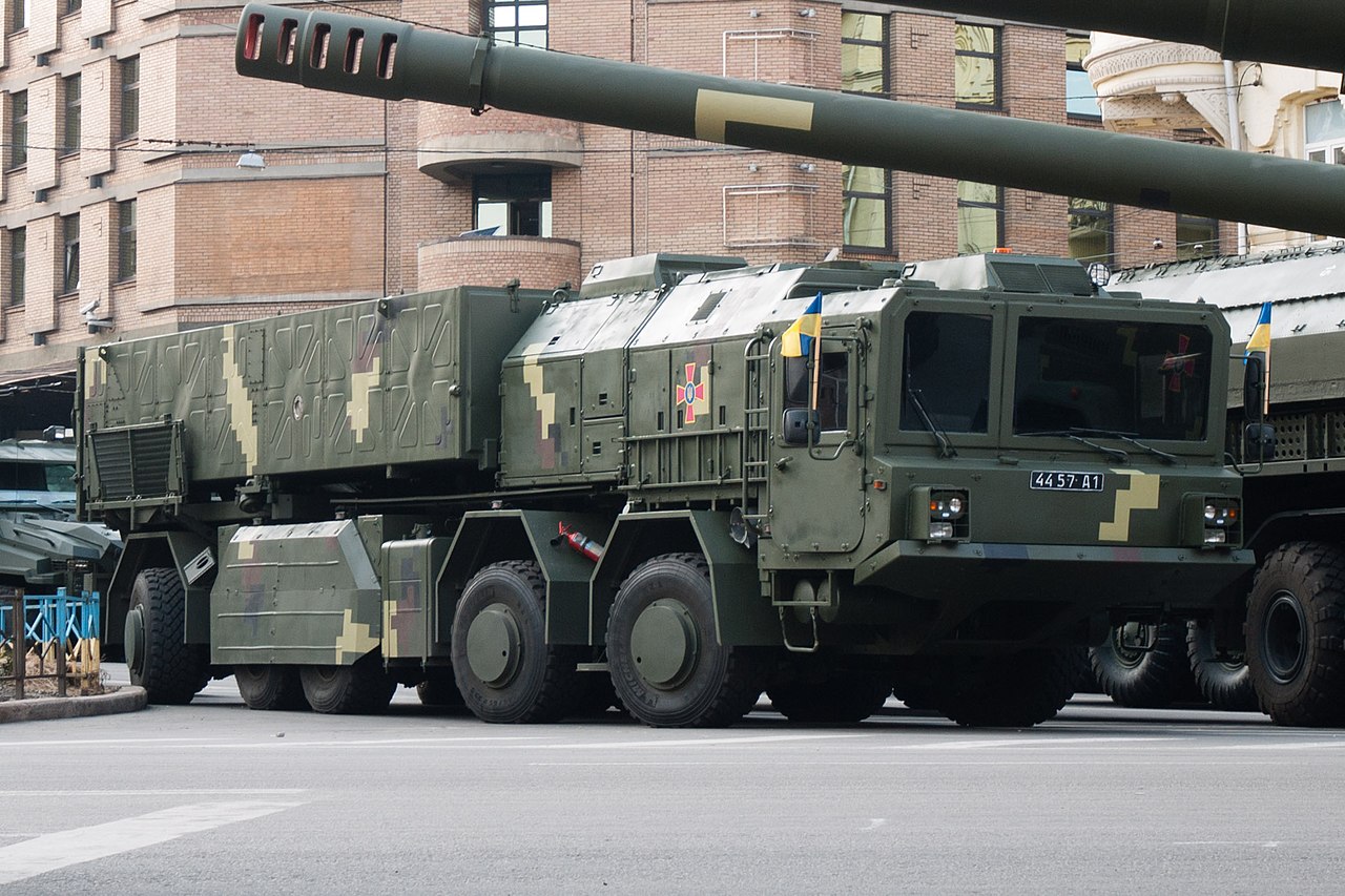 Пусковая установка ракетного комплекса «Гром» на военном параде в 2018 году