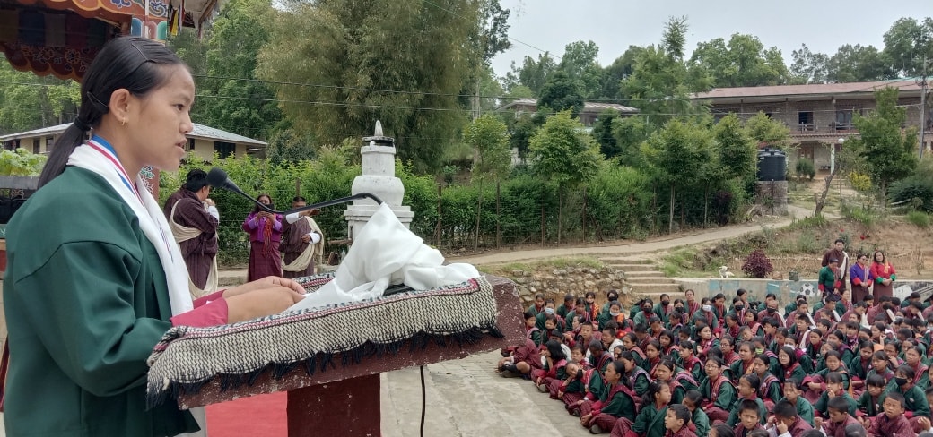 Бутан. Школа в городе Дампху