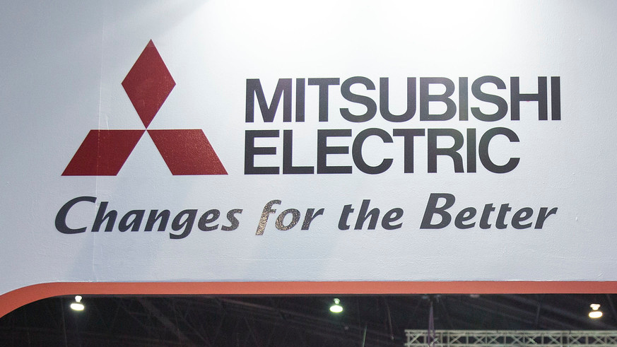Надпись «Mitsubishi Electric»