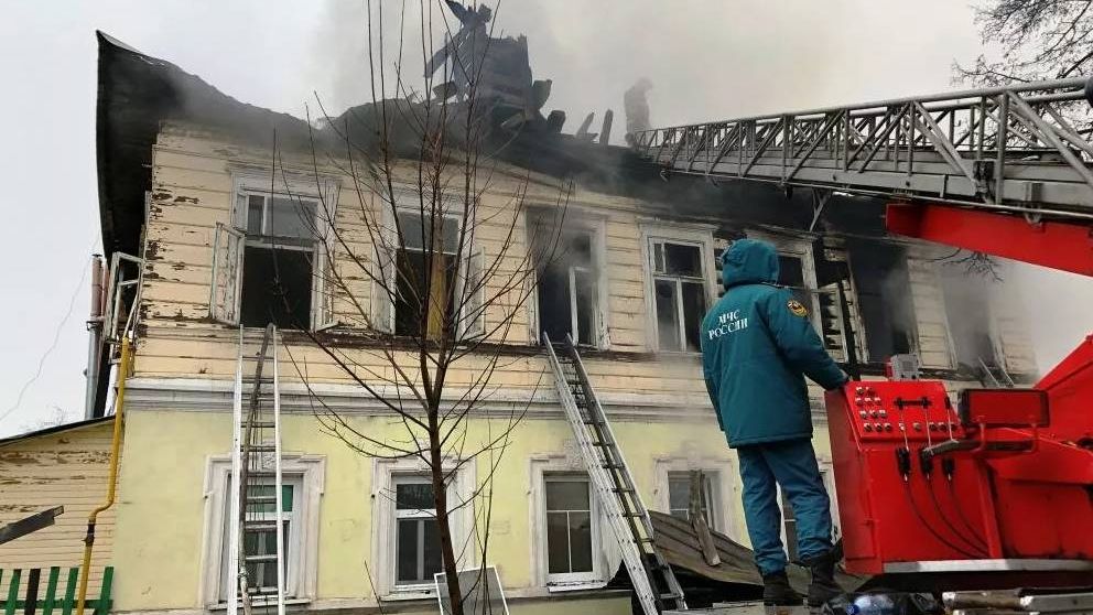 Тушение пожара в Ростове Великом Ярославской области