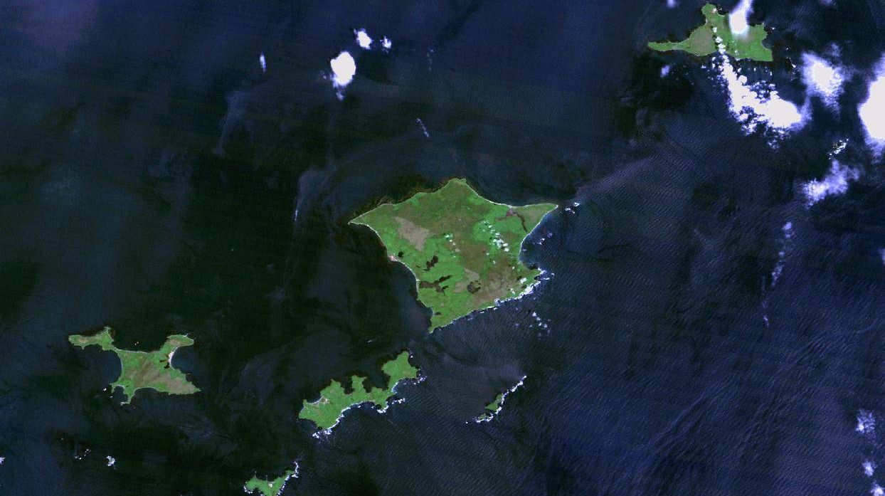 Острова архипелага Хабомаи, вид из космоса