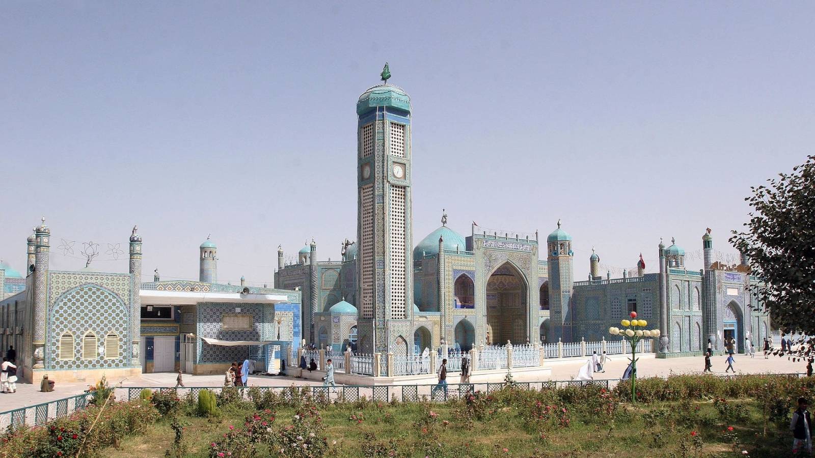 Голубая мечеть в столице провинции Балх городе Мазари-Шариф