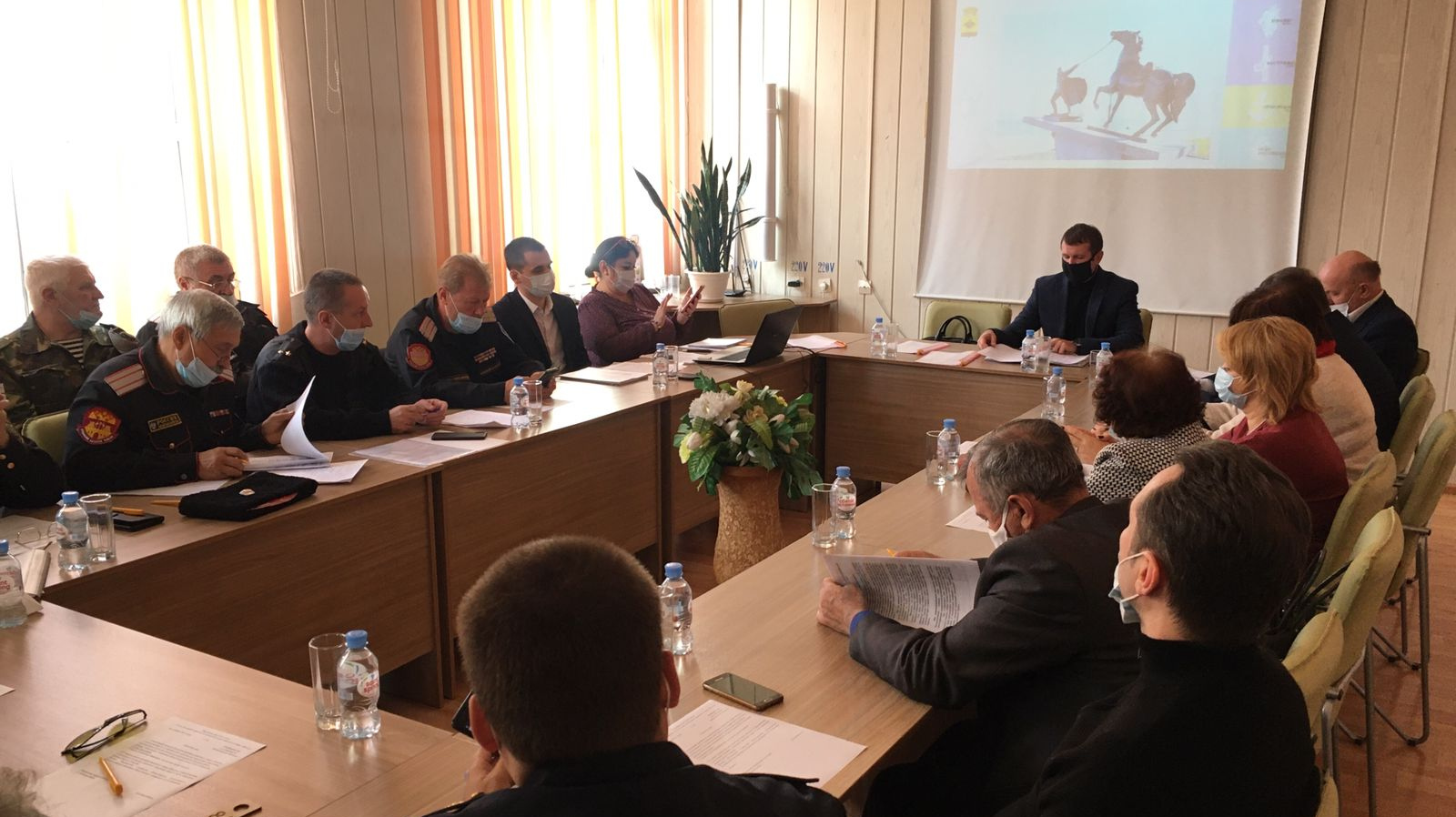 Заседание круглого стола, посвященное установке новых памятных крестов в Новороссийске