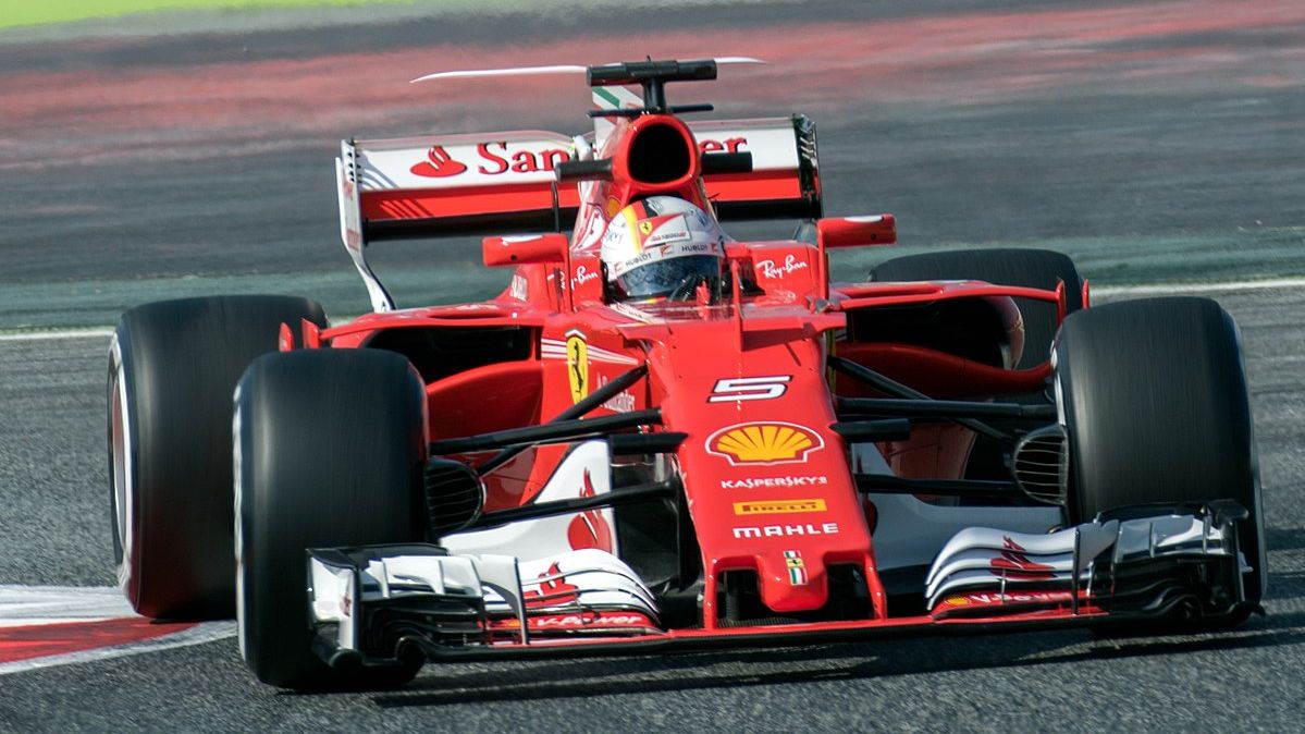 Себастьян Феттель за рулем болида F1 в 2007 году