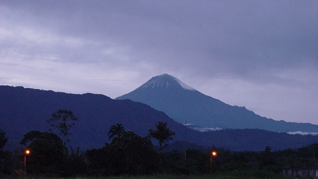 Вулкан Сангай