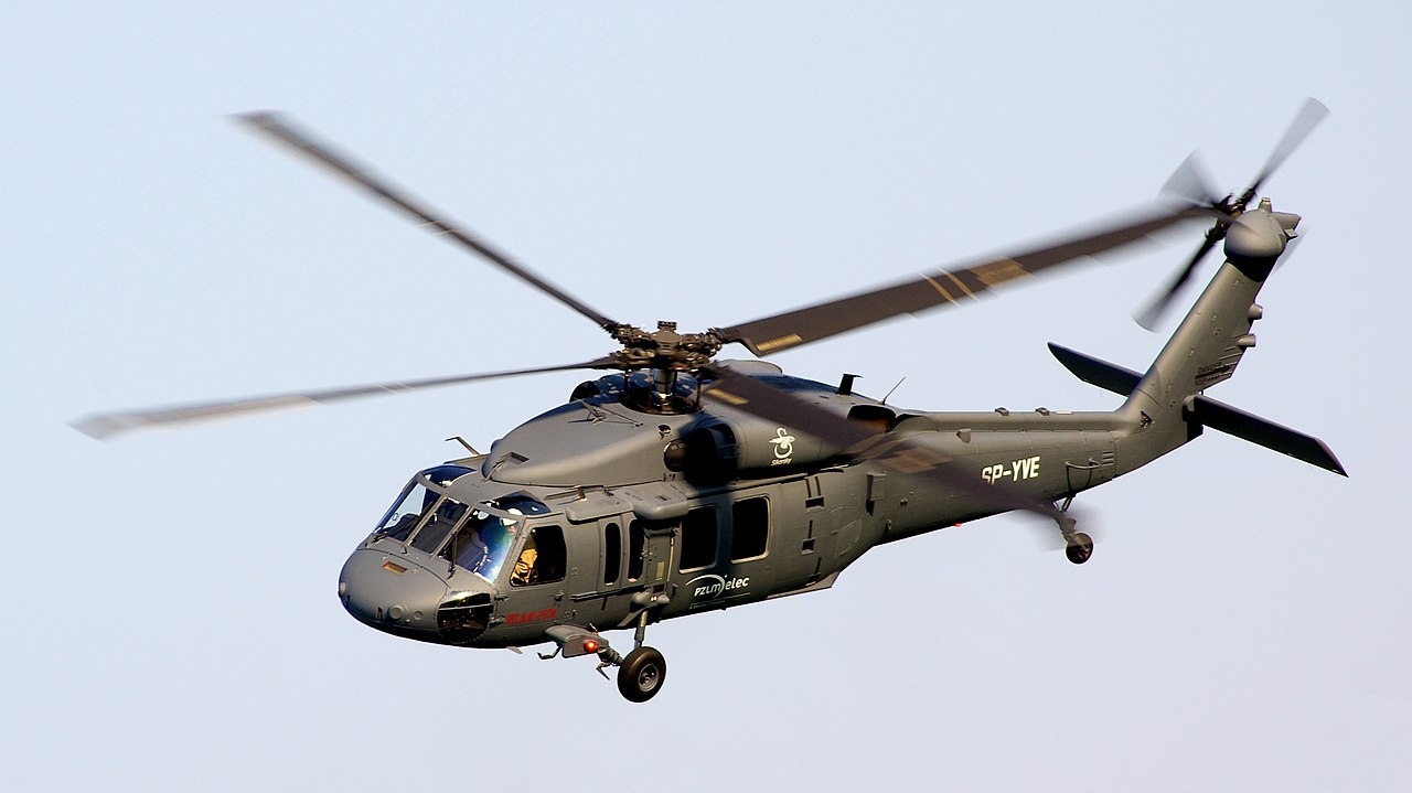 Американский военно-транспортный вертолет UH-60 Black Hawk («Черный ястреб»)