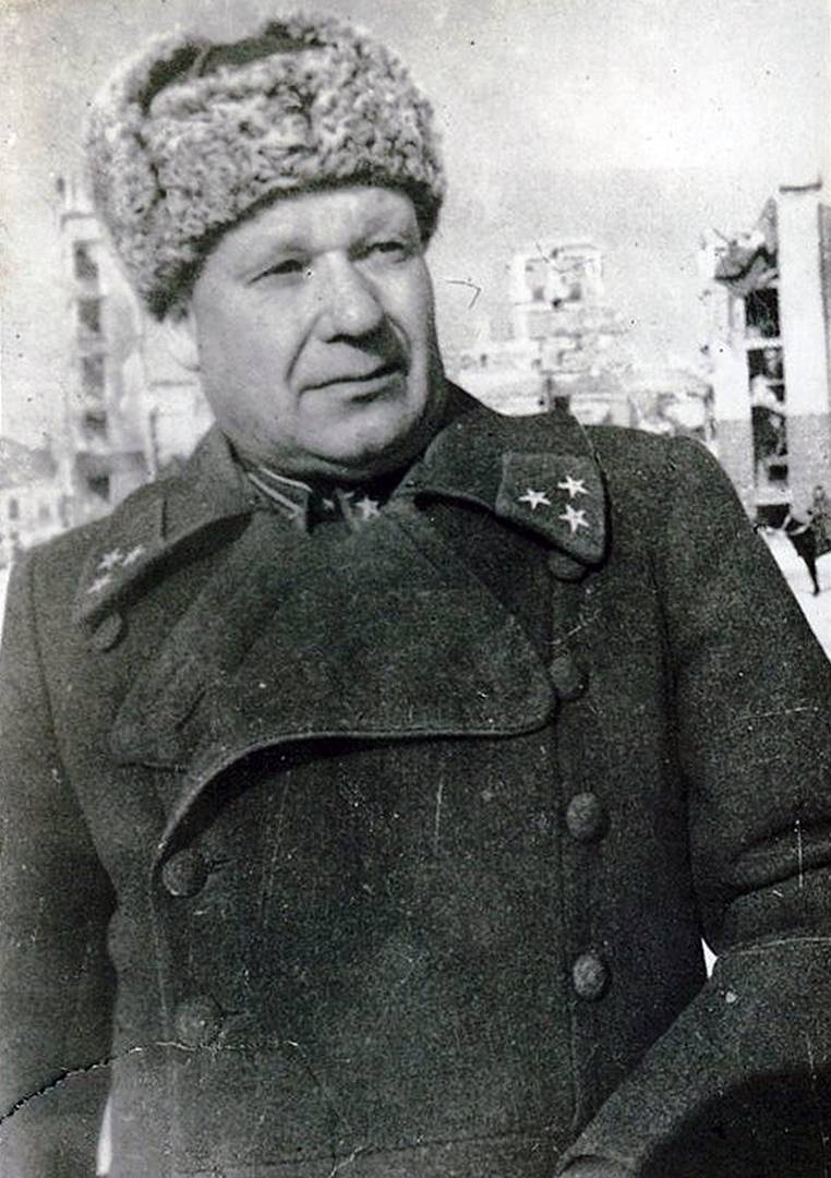 Командующий 64-й армией генерал-лейтенант Михаил Степанович Шумилов. 1943